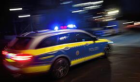Ein Vorfall in der Färberstraße rief in der Nacht zum Samstag die Polizei auf den Plan – hier ein Symbolbild.