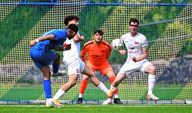 Bild 3: TuS Stetten setzt sich mit 4:2 gegen SV Jestetten durch – und wir haben Fotos!