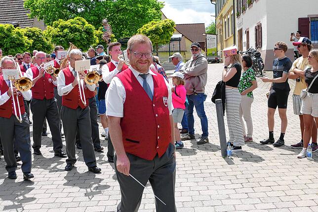 Bild 38: Jubiläumsumzug zum 175. Geburtstag der Musikkapelle Mundelfingen krönt vier stimmungsvolle Tage.