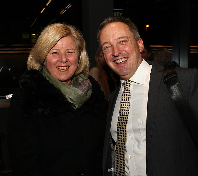 Arbeitsagentur-Chefin Jutta Driesch und Jörg-Peter Rau, Mitglied der Chefredaktion des SÜDKURIER.