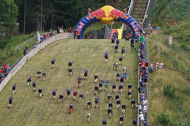 1300 Läufer – vom Profi bis Hobbysportler – aus über 30 Nation stellen sich den sportlichen Herausforderungen an der ...
