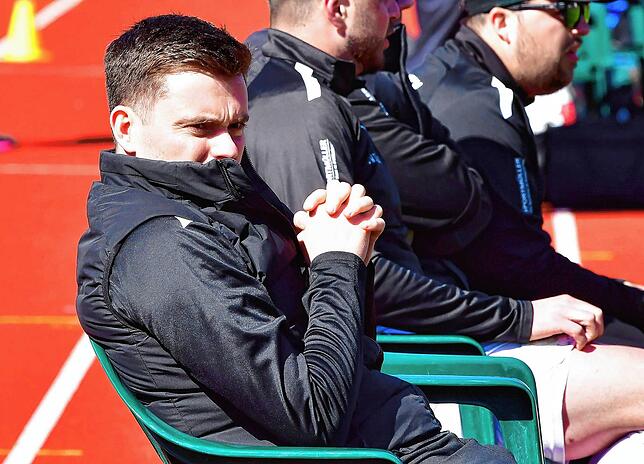 Kicken geht noch nicht: David Pinke ist aktuell noch verletzt. Er wird auch unter Gerhard Sauer beim FC Wittlingen als spielender ...