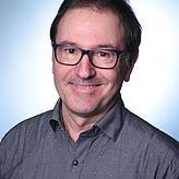 Ralf Seuffert hat Geschichte und Theologie studiert und arbeitet im Kultur- und Fahrradtourismus am Bodensee. Er ist Autor einer ...