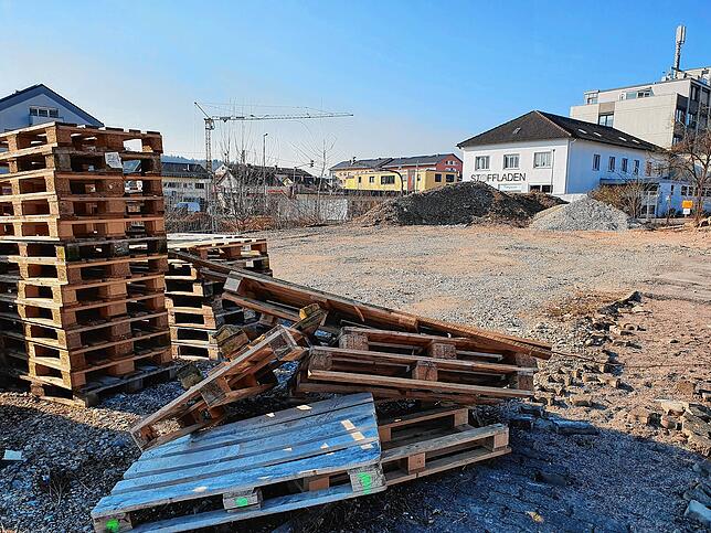 Am westlichen Ende des Gelände plant der Investor Claus Schleith neben dem Klettgau-Carré ein Parkhaus.