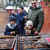 Dieses Bild aus dem Jahr 2023 zeigt die italienische Familie, die auch 2024 extra zum Hincooker-Stand gekommen ist, um glutenfreie ...