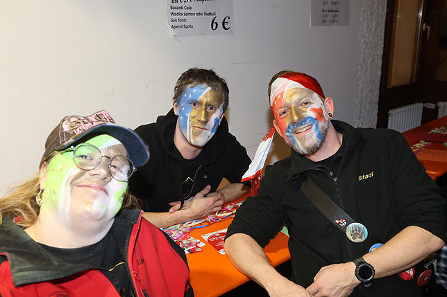 Bild 22: Konstanzer Straßenfasnacht 2025: Die Stimmung ist auch am Fasnachtsfreitag super