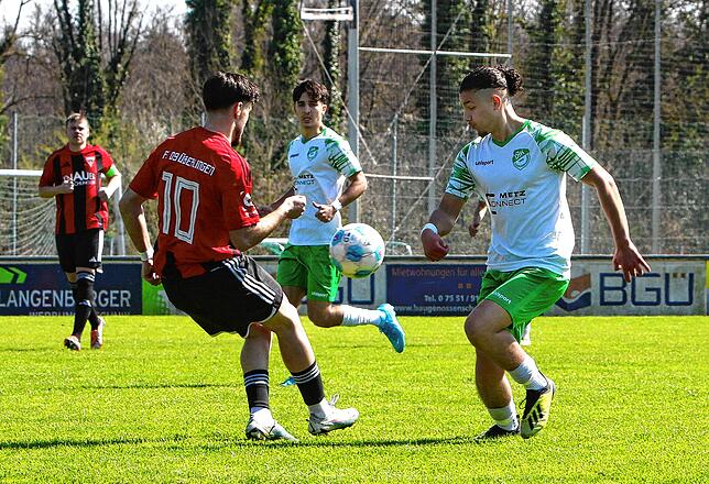 Bild 21: FC Überlingen besiegt DJK Donaueschingen mit 2:1. Wir waren mit der Kamera dabei!