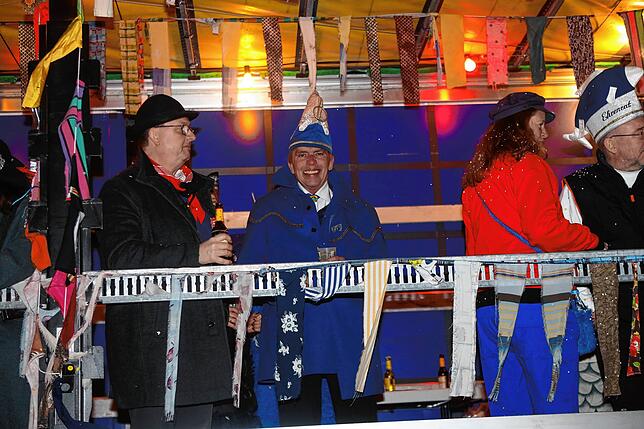 Bild 16: Große närrische Sause beim Seenarrentreffen 2024 in Allensbach