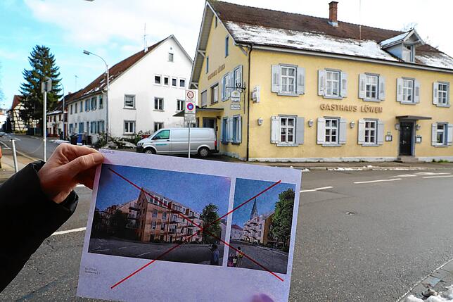 (Archivbild von Dezember 2023) Die Architektur-Experten hatten an den ersten Plänen von R&H Baukonzept (im Vordergrund zu sehen) viel zu ...
