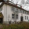Die Grundschule in Markelfingen. Weil der Platz dort eng wird, sollen für eine Übergangszeit eine Klasse und die Kinderzeit in das ...