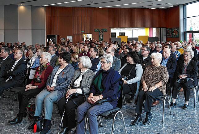 Gelungener Auftakt im noch jungen Jahr 2024: In Oberteuringen kamen zahlreiche Bürger zum Neujahrsempfang der Gemeinde in den Saal der ...