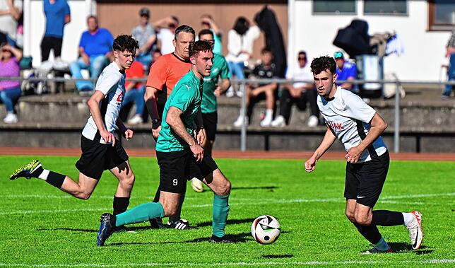 Bild 5: SG FC Wehr/Brennet besiegt den FC Zell mit 1:0 – und wir haben Fotos!