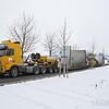 Die Ortsdurchfahrt Altheim war, von Ahäusle kommend, für einige Stunden nicht befahrbar, weil zwei Schwerlasttransporter angehalten ...