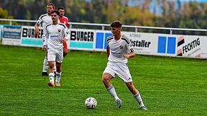Endlich wieder am Ball: Nico Klein – hier im vergangenen Jahr mit der U23 beim FC Schlüchttal – steht nach überstandenem Kreuzbandriss ...
