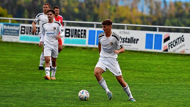 Endlich wieder am Ball: Nico Klein – hier im vergangenen Jahr mit der U23 beim FC Schlüchttal – steht nach überstandenem Kreuzbandriss ...