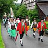 Beim morgendlichen Festumzug ziehen die Seelfinger Schützen mit den anderen Schützenvereinen und örtlichen Vereinen durch den Ort.