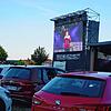 Kritik im Zusammenhang mit dem Auto-Kultur-Sommer, hier ein Bild vom Auftritt mit Hazel Brugger, gibt es an Kulturamtsleiter Claudius Beck.