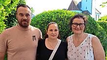 Thomas und Patricia Kindler (von links) und Zunftmeisterin Sandra Diesch von den Teuringer Johle. Sie haben den Einsatz der Narren nach ...