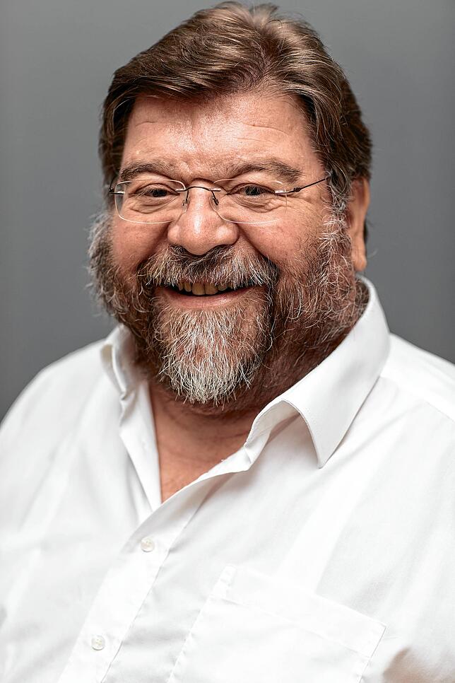 Pater Frido Pflüger, der in Albbruck aufgewachsen ist und stellvertretender Schulleiter am Kolleg St. Blasien war, ist im Alter von 74 ...