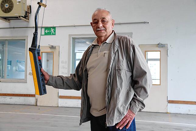 Helmut Schanz stand hier viele Jahre am Band und fertigte hier Mäh- und Baumaschinen, Motoren sowie Traktoren.