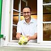 Das Büro von Bürgermeister Florian Zindeler hat direkt neben dem Rathauseingang ein Fenster. Wenn das Rathaus zu ist, klopft es immer ...