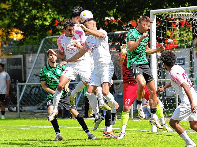 Bild 28: Vor Meisterfeier: Türk. SV Singen und VfR Stockach trennen sich 1:1. Wir haben die besten Bilder.