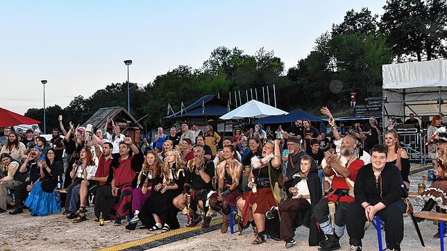 „Das große Treffen“ lockt als buntes Spektakel jedes Jahr viele Teilnehmer und Besucher auf den Megaeventpark in Aach. In diesem Jahr ...