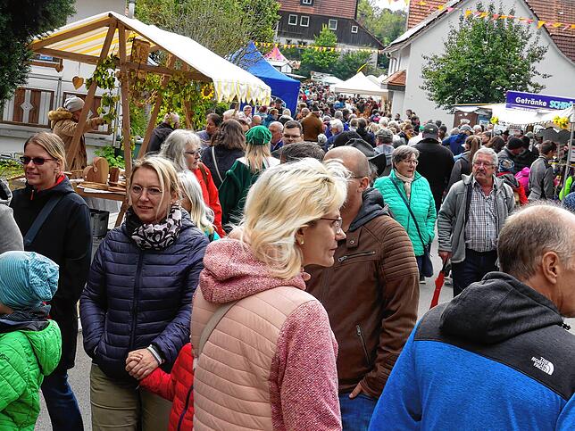 Massenandrang beim Wildensteiner Jahrmarkt.