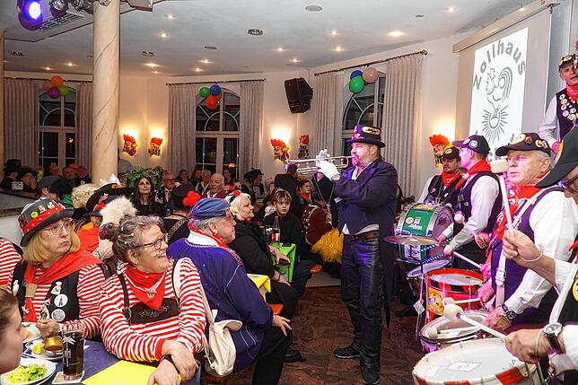 Bild 24: Bildergalerie: So bunt war der Gockelball in Zollhaus