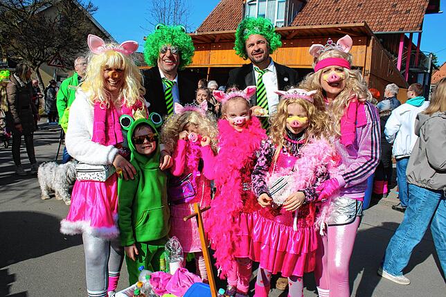 Bild 2: Bilder vom Krämermarkt in Neufrach am Rosenmontag