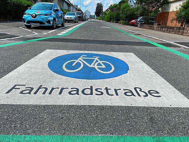 Mit neuen Fahrradstraßen versucht die Stadt VS, die Verkehrssicherheit für die Zweiradfahrer zu verbessern. Hier die neu gestaltete ...