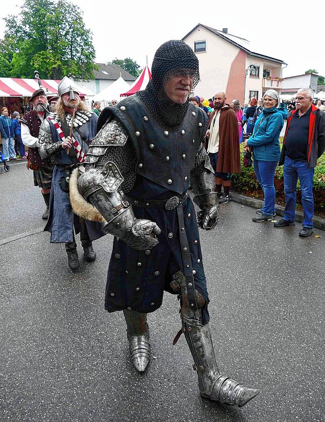 Bild 12: Tausende Besucher tauchten beim siebten "Stettener Spectaculum", 25.-27. Juli, ins Mittelalter ein