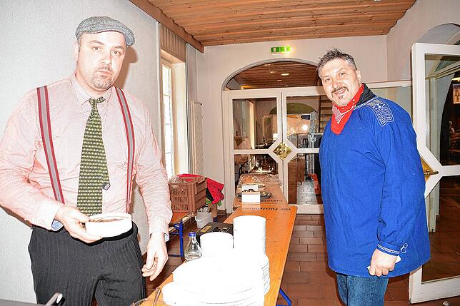 Bild 17: In Bad Dürrheim herrscht am Fasnetmentig beste Feierlaune (1)