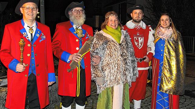 Präsidium der Eulenzunft Rohrdorf (von links): Zunftmeister Oliver Stengele, Narrenvater Jochen Maas, Narrenmutter Jutta Fritschi, Graf ...