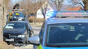 Auf der Straße zwischen Weildorf und Salem-Stefansfeld sind am Freitag zwei Autos kollidiert. Beide mussten abgeschleppt werden.