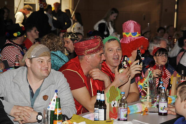 Bild 5: Bilder vom Dorfabend der Narrenzunft Buronia