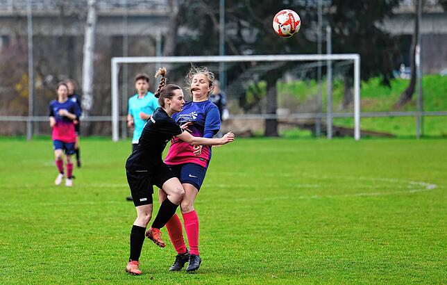 Bild 38: Unsere Bildergalerie vom Frauen-Bezirksliga-Spitzenspiel zwischen Kirchen-Hausen und Wolterdingen