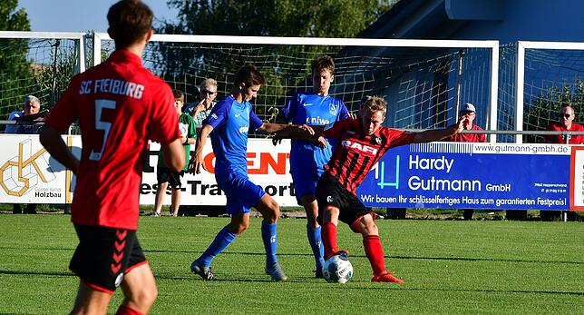 Bild 10: U19 des SC Freiburg besiegt die U18 des Team Aargau beim SV Waldhaus mit 6:0 &ndash; wir haben die Bilder!