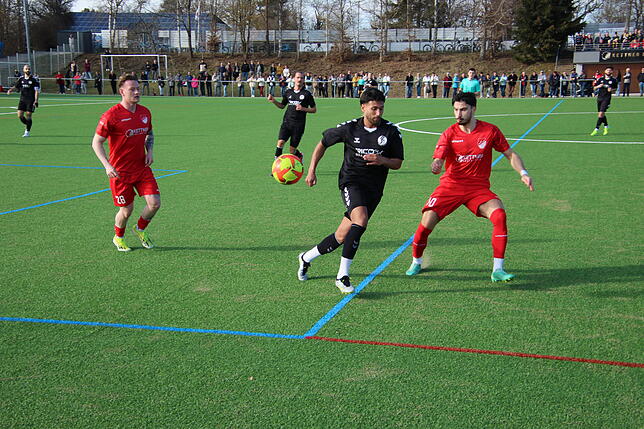 Bild 4: Die besten Bilder vom Landesliga-Verfolgerduell FC Pfaffenweiler gegen SC Konstanz-Wollmatingen