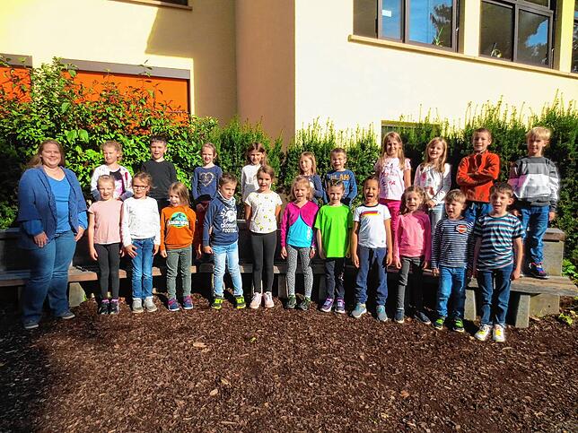Die erste Klasse der Grundschule Pfaffenweiler mit Klassenlehrerin Andrea Schmidt.