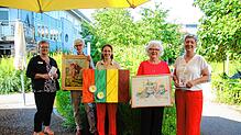 Sie freuen sich über Kunst im Seniorenheim (von links): Martina Meier, Mathias Hoffmann, Susanne Maglio, Ingrid Veit und Annette Loll. ...