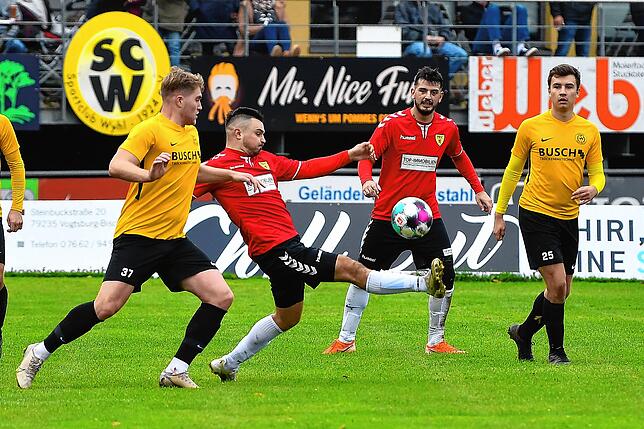 Bild 9: FSV Rheinfelden verliert &bdquo;Sechs-Punkte-Spiel&ldquo; beim SC Wyhl mit 0:2 &ndash; und wir haben Bilder!