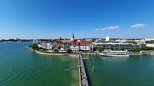 Die Lage am Bodensee ist wunderbar, wie der Blick vom Moleturm auf die Friedrichshafener Innenstadt immer wieder aufs Neue zeigt. Im ...