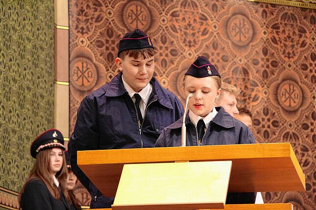 Bild 7: Floriansmesse mit den Feuerwehrabteilungen des Landkreises