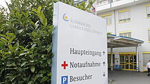 Das Kreiskrankenhaus in Lörrach: In einem Patientenzimmer ist am 24. April nachts ein Brand ausgebrochen. Er konnte aber schnell ...