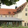 Ein Blick auf die Heimschule mit der Mensa.
