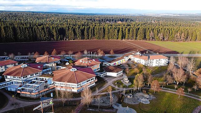 Die Nachsorgeklinik Tannheim – hier von oben zu sehen – bekommt ein neues Kinderhaus, auch mit Hilfe der Leserinnen und ...