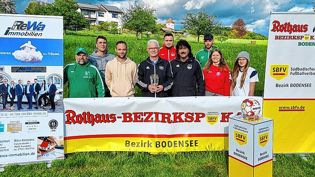 Freuen sich auf den Finaltag bei der FSG Zizenhausen/Hindelwangen/Hoppetenzell (von links): Lukas Schindler (B-Juniorinnen, TSV ...