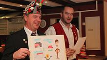 Obervermesser Clemens Scheidweiler (rechts) trägt während der Martinisitzung im Zunfthaus Obertor das &bdquo;Wort zum Tag&ldquo; im ...