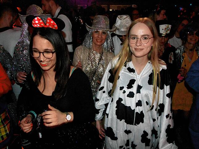Bild 13: Viva Las Vegas &ndash; Bilder vom Holzhauerball im Milchwerk (1)